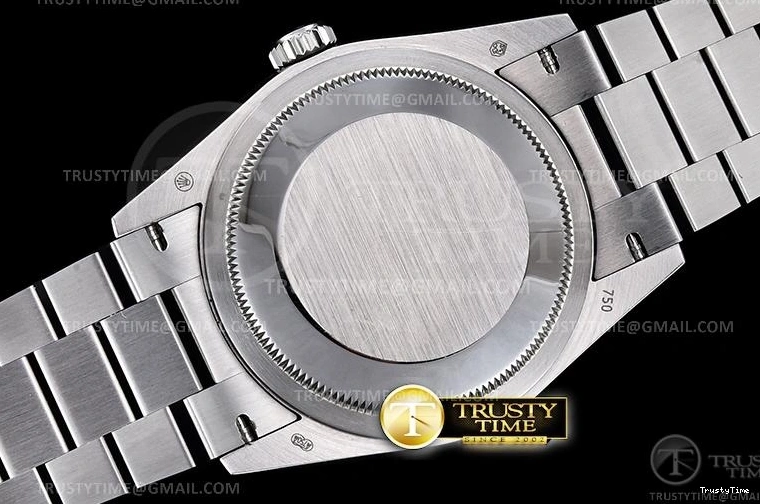 1003 Versatile RDD0220H – DayDate 36mm 701